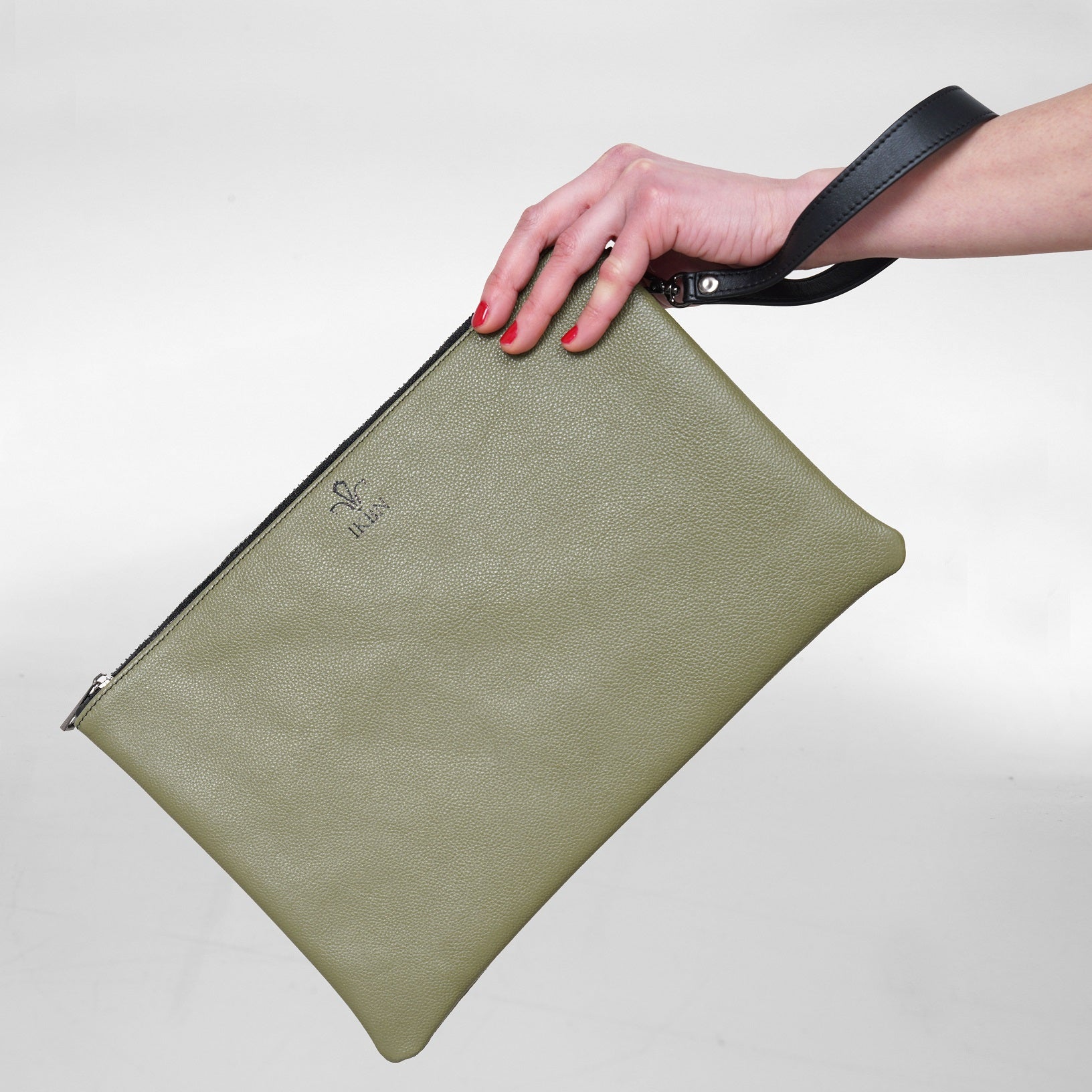 GRANDE POCHETTE in Pelle olive