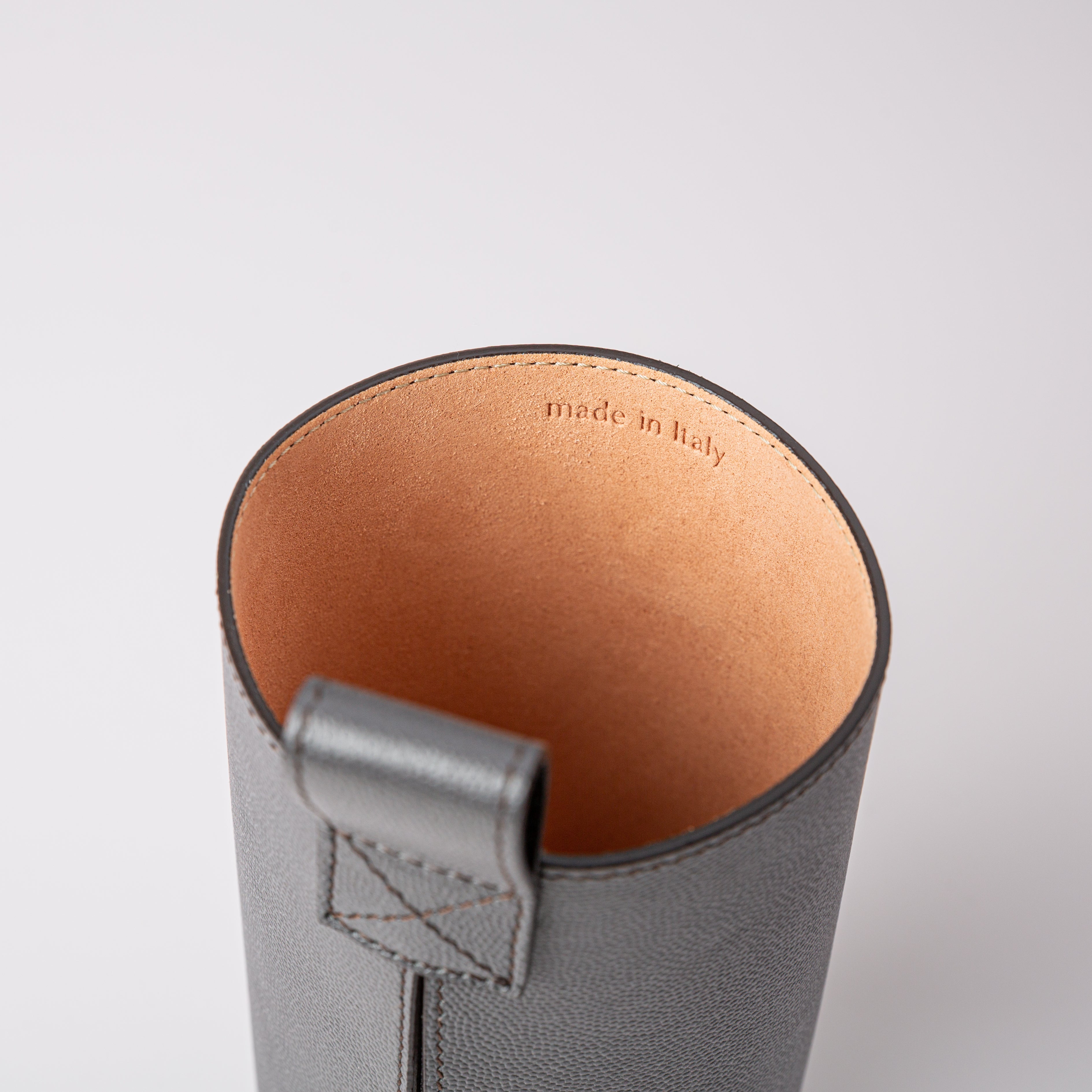 IKEBANA HOME in Pelle Grigia