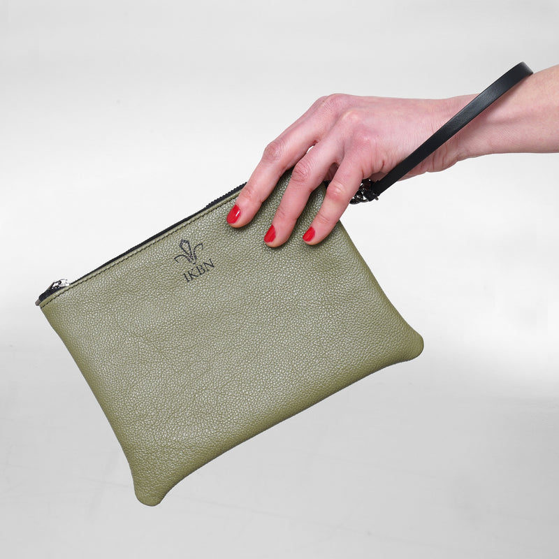 PETITE POCHETTE in Pelle olive